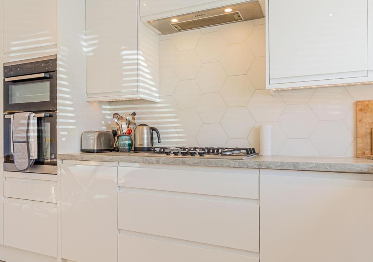 Modern 2 Bd W/ Garden In The Heart Of Tetbury! Villa Buitenkant foto