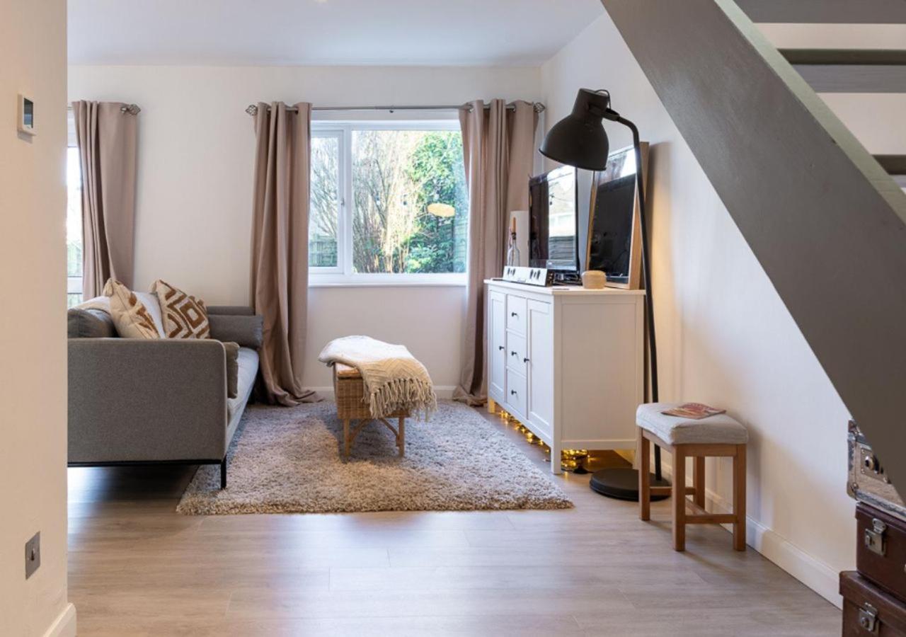 Modern 2 Bd W/ Garden In The Heart Of Tetbury! Villa Buitenkant foto